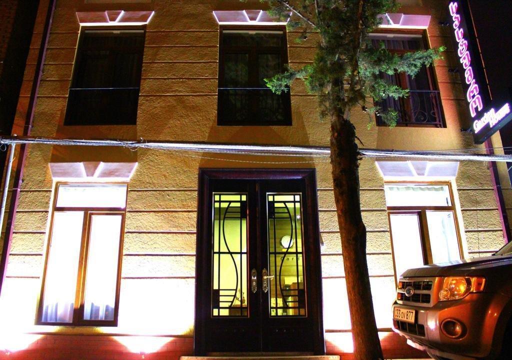 Hotel Garden House Tbilisi ภายนอก รูปภาพ